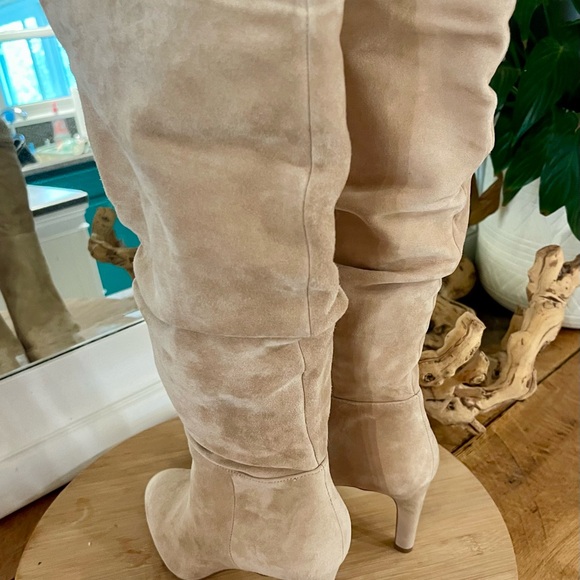 Elegant Tan Suede Knee-High Boots - Picture 6 of 13